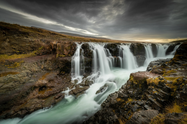 Божественный и страшный аромат (Sacred and Terrible Air / Püha ja õudne lõhn), фанатский перевод