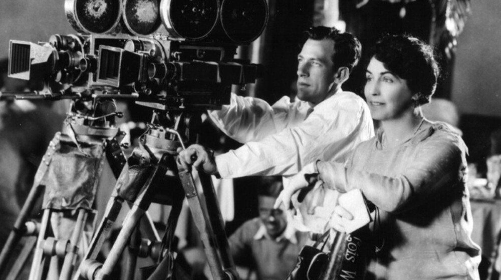 О кино буквами