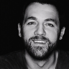 Что читает Денис Шведов