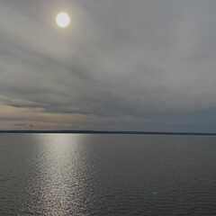 издалека долго