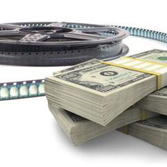 Выходит продюсер 