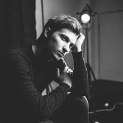 Книжная полка Станислава Румянцева, мастера лаборатории Пластического Театра