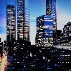 Девушки в городе