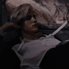 Парни из старшей школы