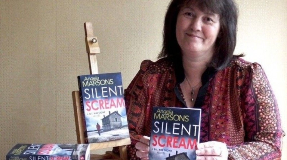 Анжела Марсонс