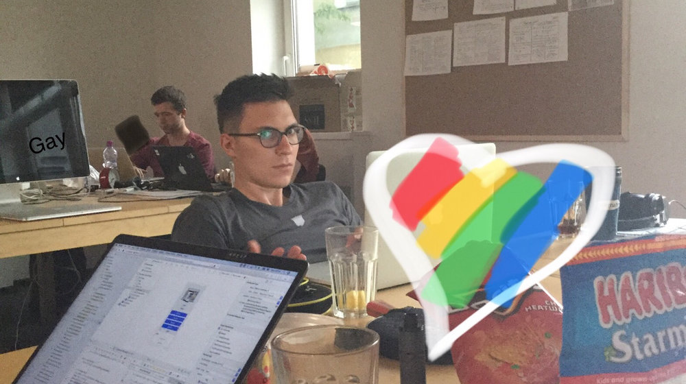 Денис что—то подозревает 