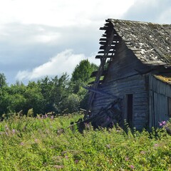 С этой деревней что-то не так
