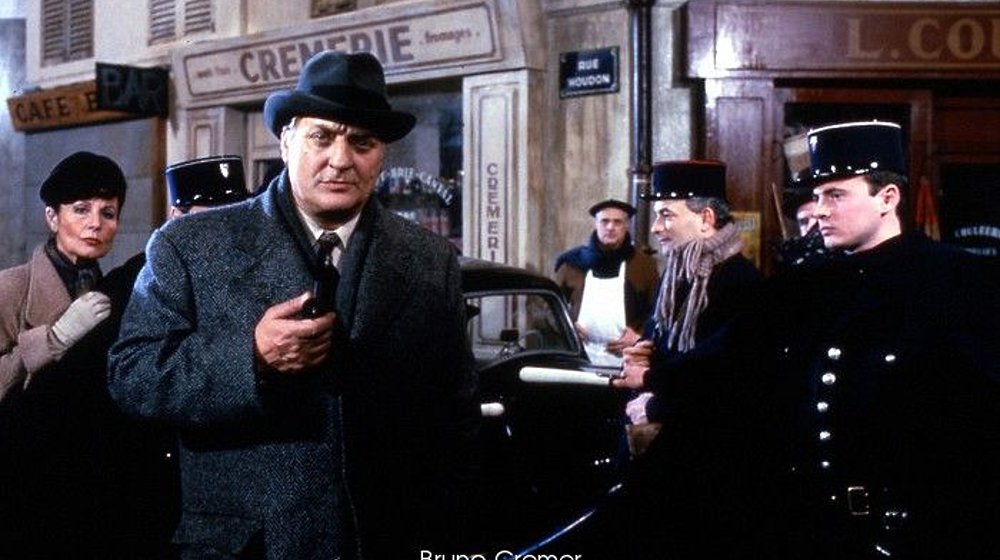 Стоящий Детектив