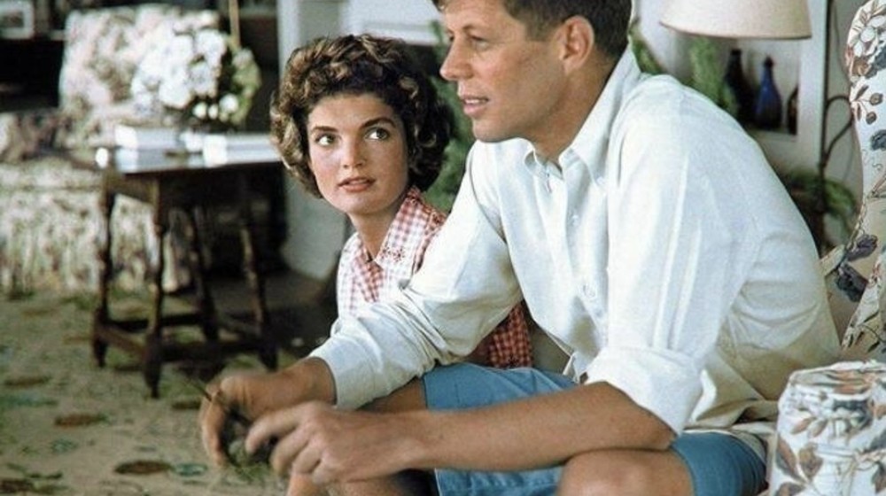 Уголок политической мысли