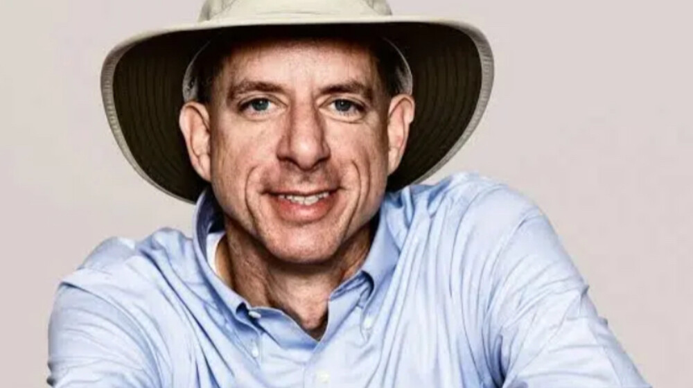 Джон Стрелеки 