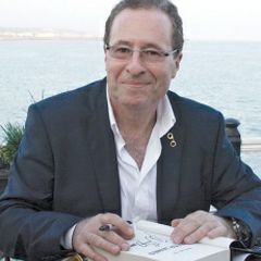 Питер Джеймс