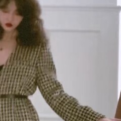 что-то на женскоэнергичном