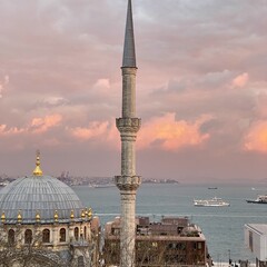 История, Биография 