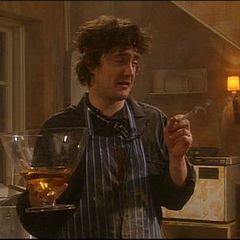 красное сухое среди книг