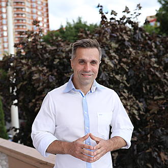 Лев Гончаров