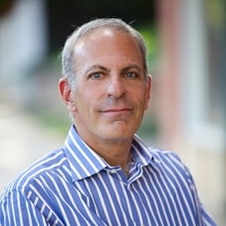 Брюс Шенфельд