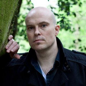 Адам Нэвилл