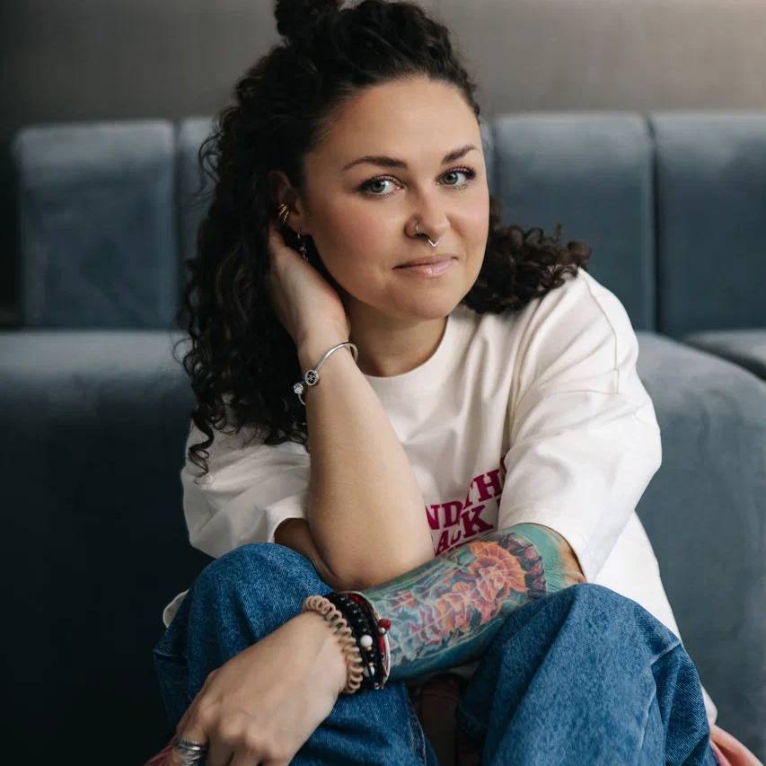 Юля Артеева