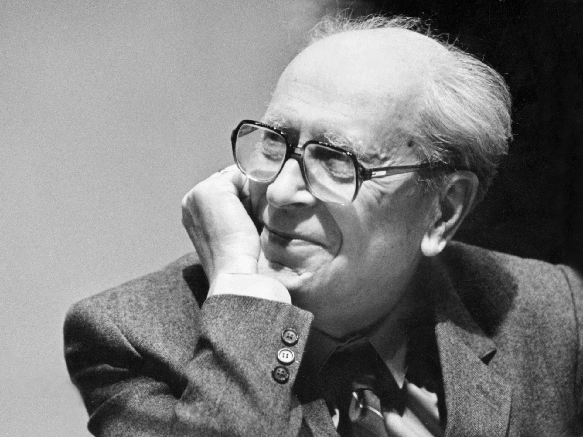 Дмитрий Лихачев