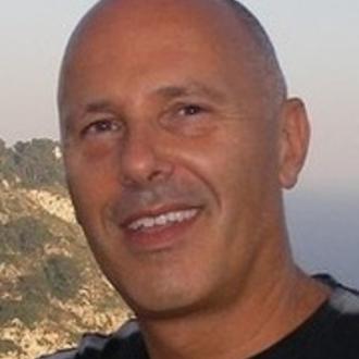 Адам Дж. Джексон