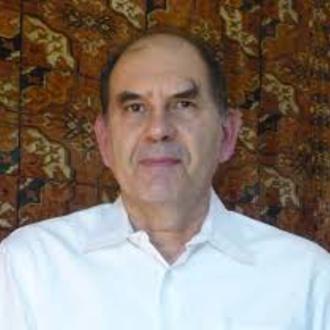 Никос Салингарос