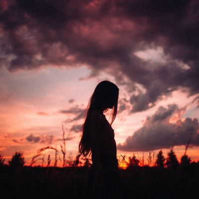 Любовь Попова