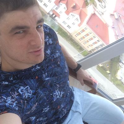 Денис Попов