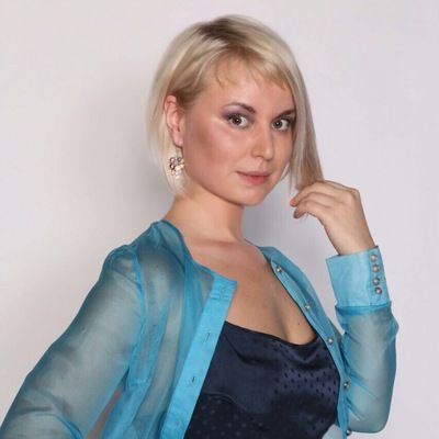 Анна Захарова