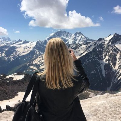 Вероника Бузова