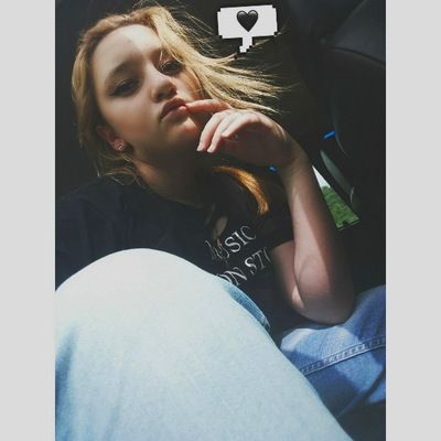 Анжела Максутова