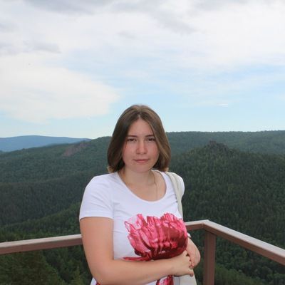 Оля Целовальникова