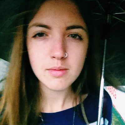 Оля Стоянова