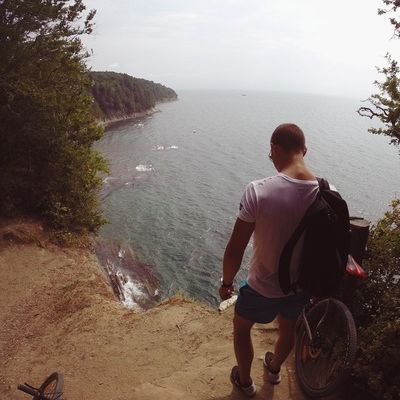 Женя Калашников