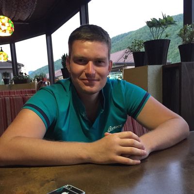 Роман Малюженко