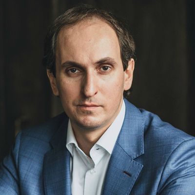 Владислав Момджян