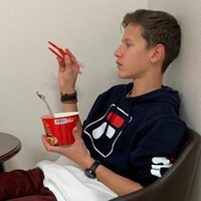 Максим Старченко