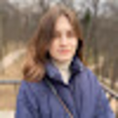 Лена Комарова