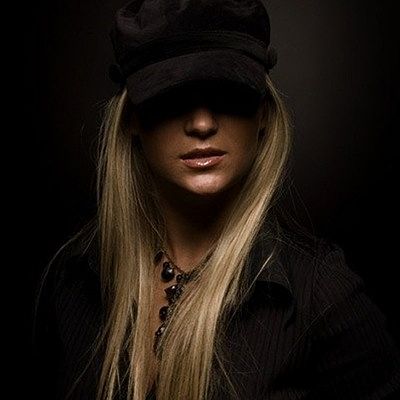 Тори Шелест