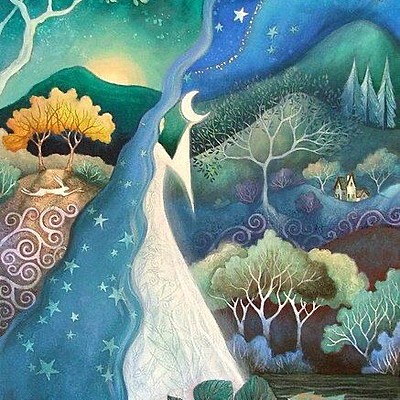 На лужайке с книгой