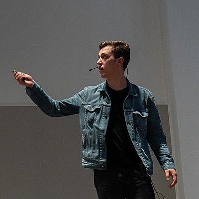 Роман Гагарин