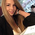 Оля Шароглазова